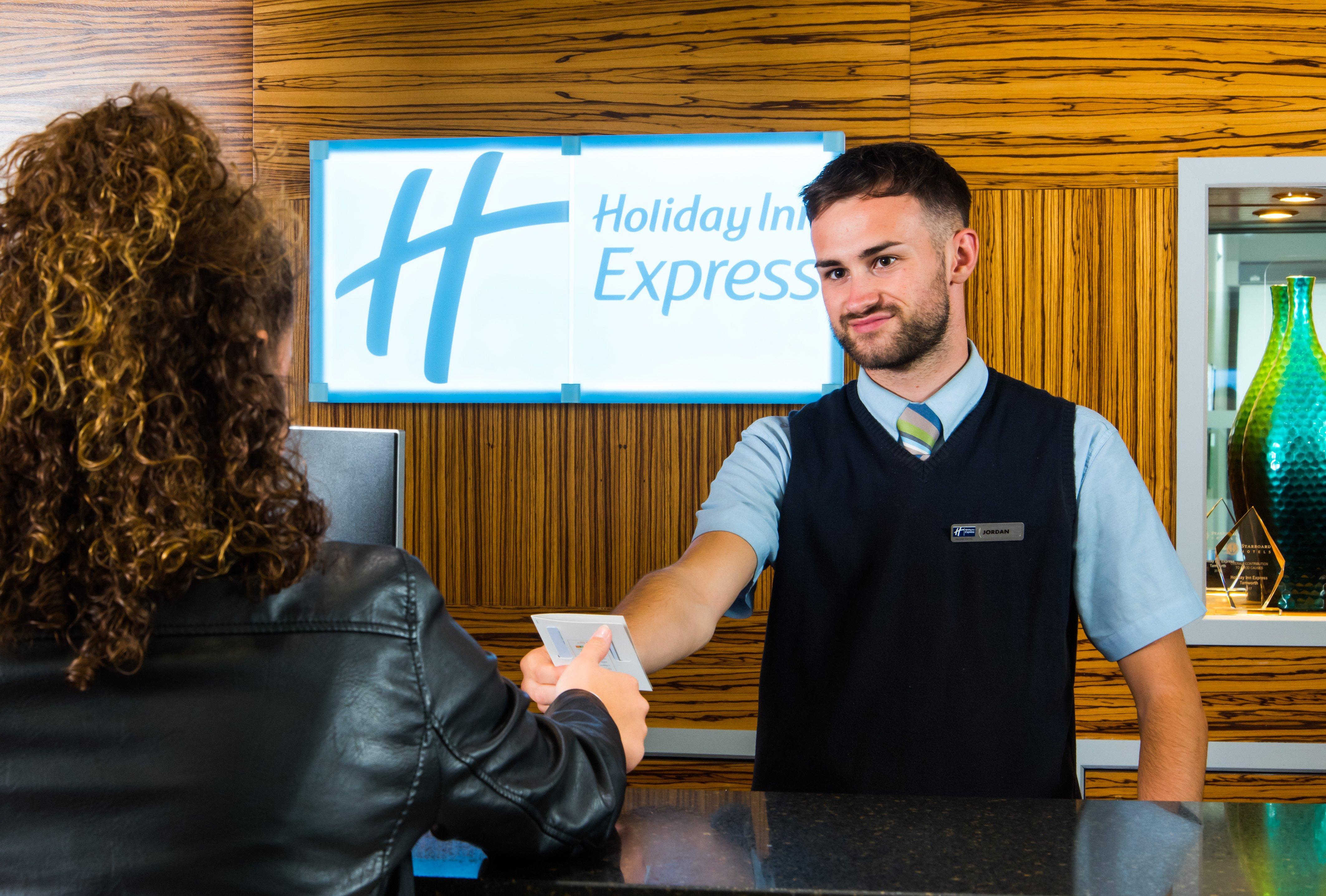 Holiday Inn Express Tamworth, An Ihg Hotel מראה חיצוני תמונה